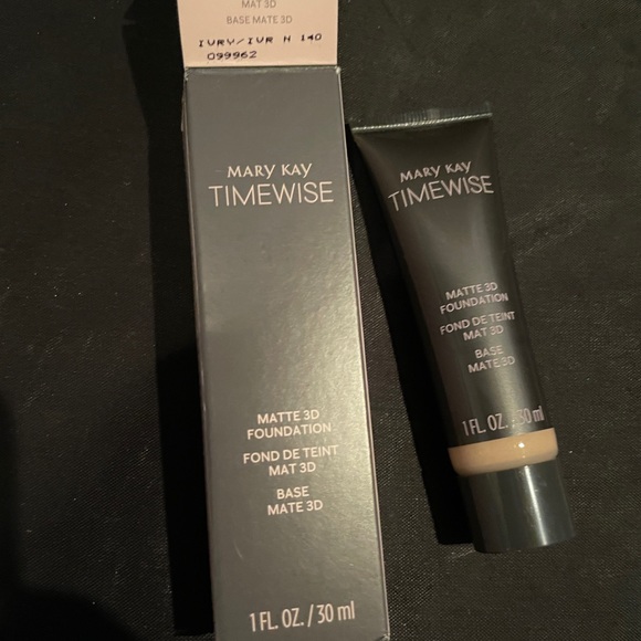 Ivory N 140 Mary Kay Matte 3D foundation, NWT - Picture 4 of 4